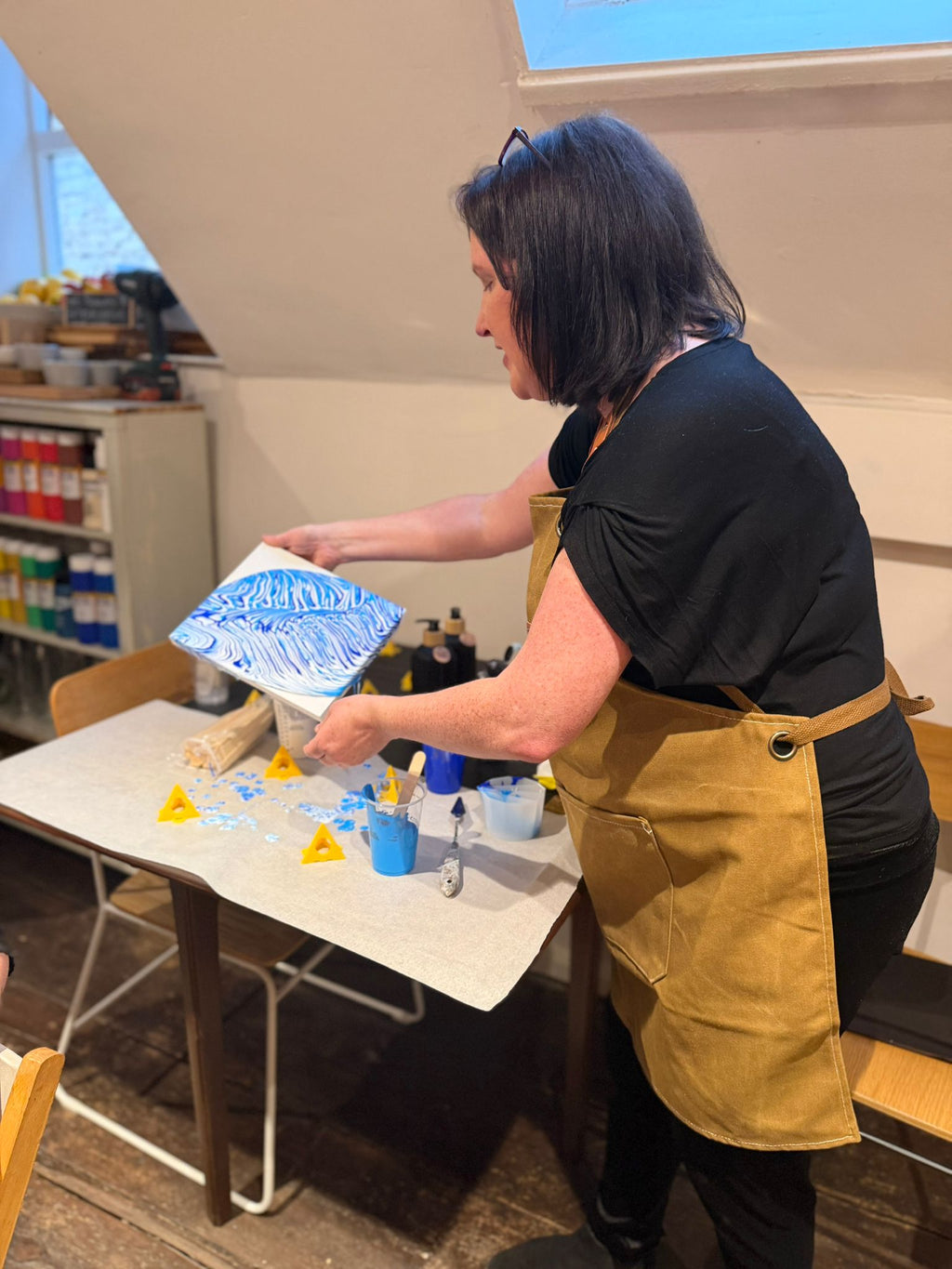 Paint Pouring Paint & Sip - 29th October 19:30-21:30, Stamford