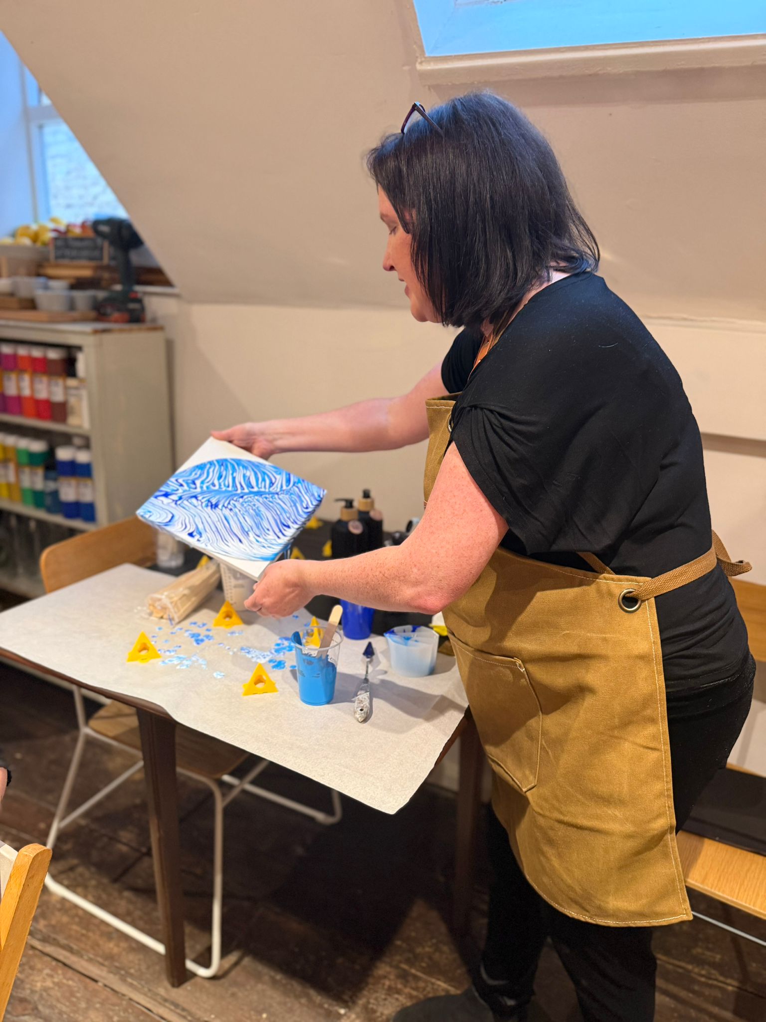 Paint Pouring Paint & Sip - 29th October 19:30-21:30, Stamford